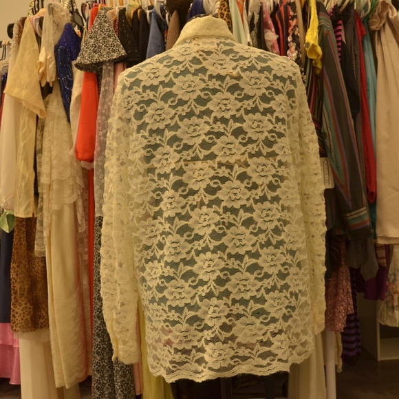 Vintage off white sheer lace long sleeved button down blouse. - Picture 8 of 8